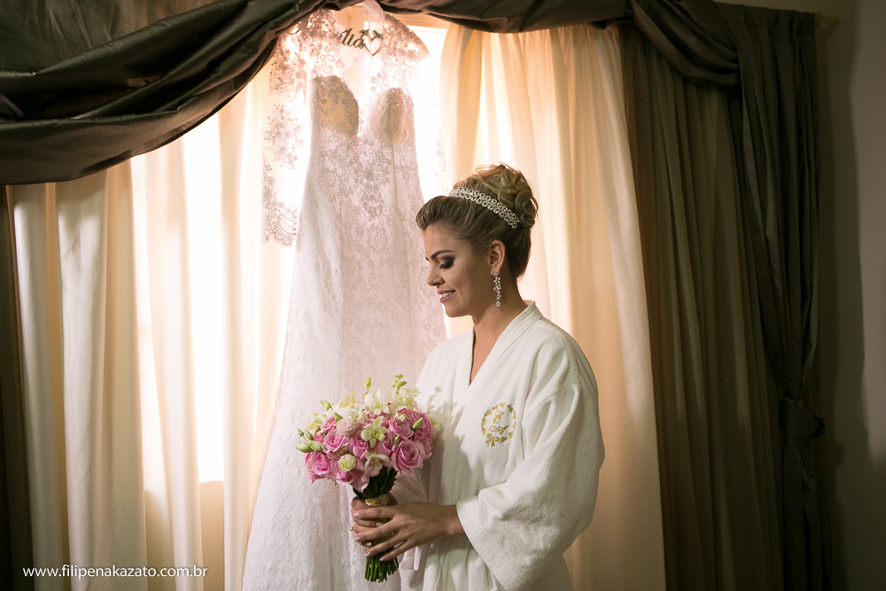 vestido da noiva e buque da noiva