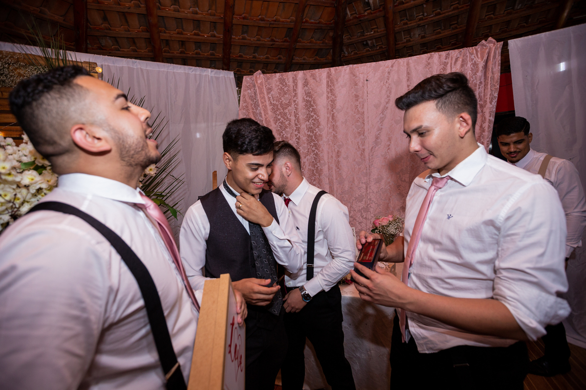 Confraternização com a gravata