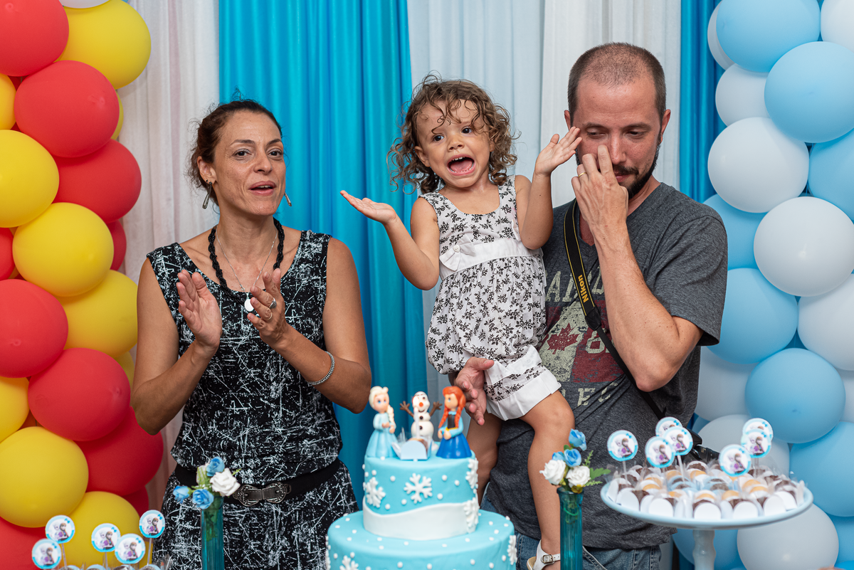 fotografia-festa-infantil-rj-3-anos-amigos-decoracao-tema-frozen-carros-tijuca