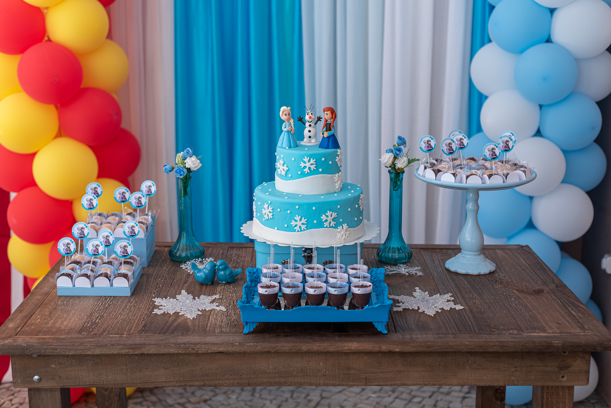 fotografia-festa-infantil-rj-3-anos-amigos-decoracao-tema-frozen-carros-tijuca