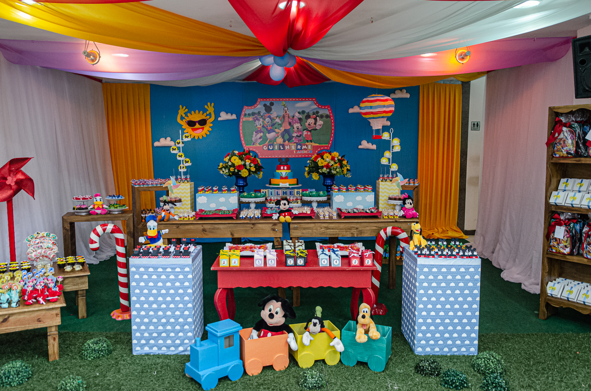 fotografia-de-festa-infantil-rj-1-ano-decoracao-tema-turma-do-mickey-casa-de-festas-balada-kids-festas-buffet-infantil-ilha-do-governador