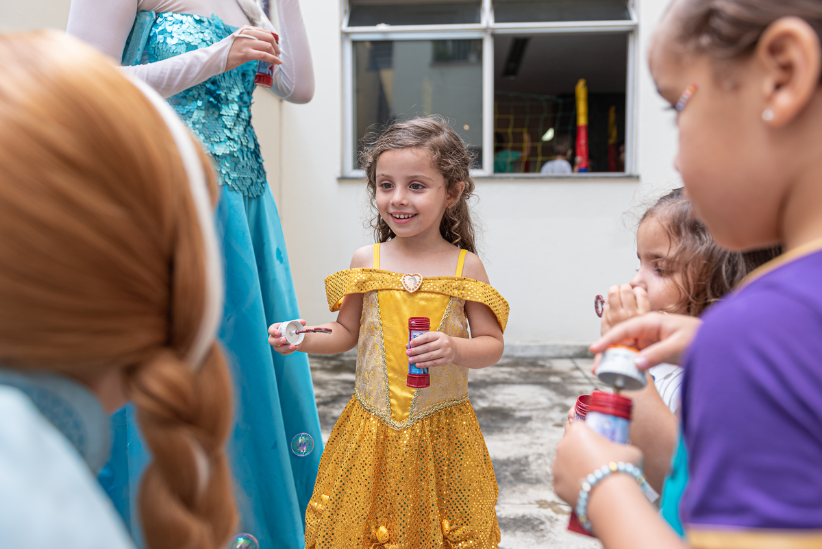 fotografia-de-festa-infantil-rj-4-anos-decoracao-tema-frozen-elsa-e-ana-tijuca