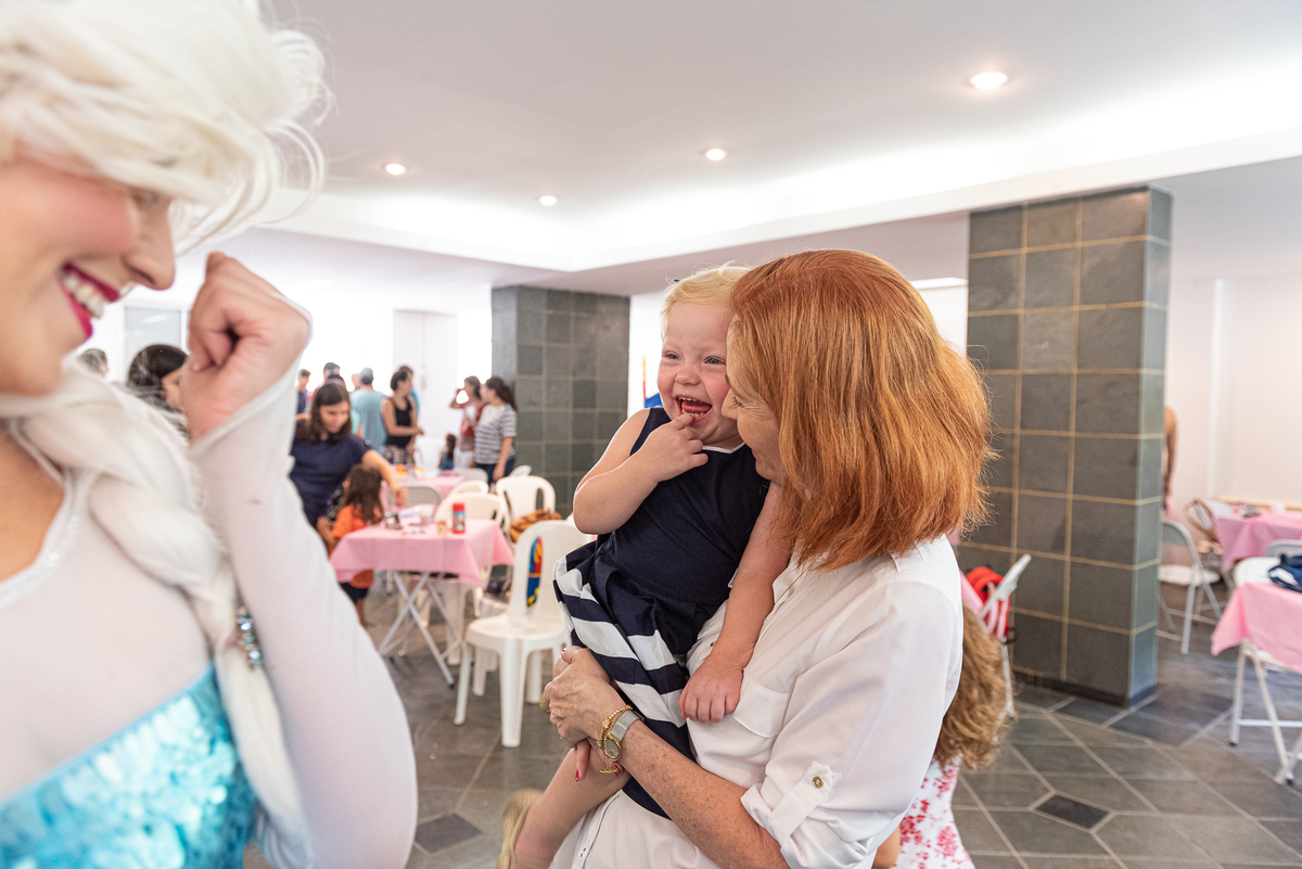 fotografia-de-festa-infantil-rj-4-anos-decoracao-tema-frozen-elsa-e-ana-tijuca