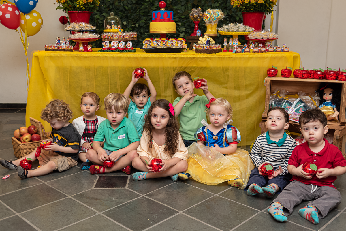 fotografia-de-festa-infantil-rj-2-anos-tema-decoracao-branca-de-neve