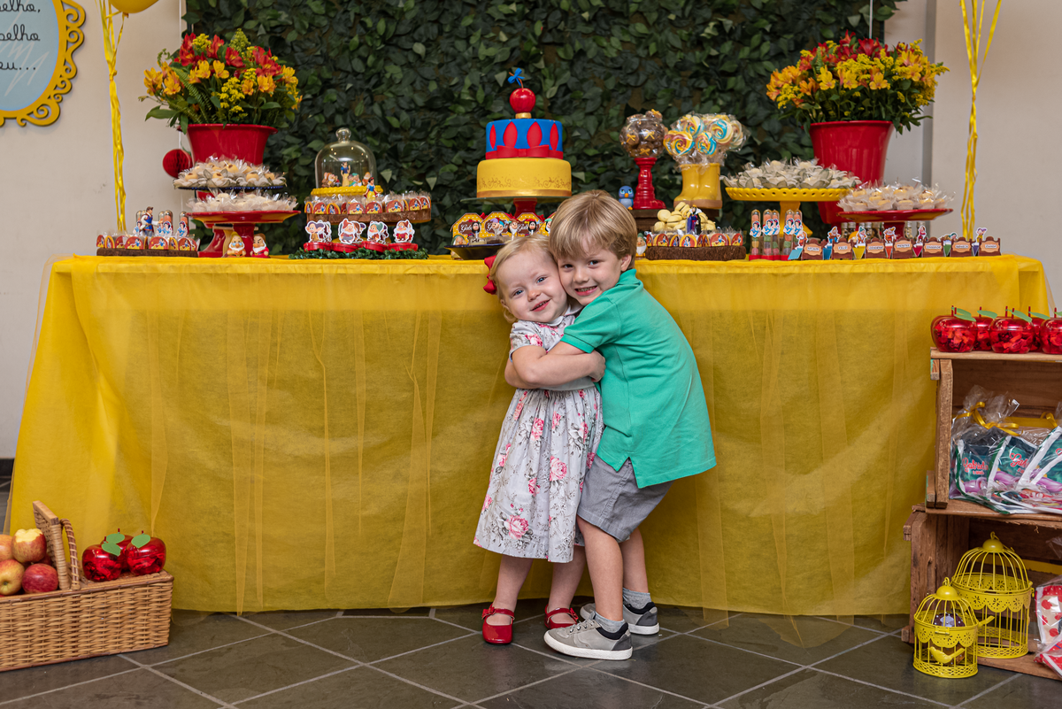 fotografia-de-festa-infantil-rj-2-anos-tema-decoracao-branca-de-neve