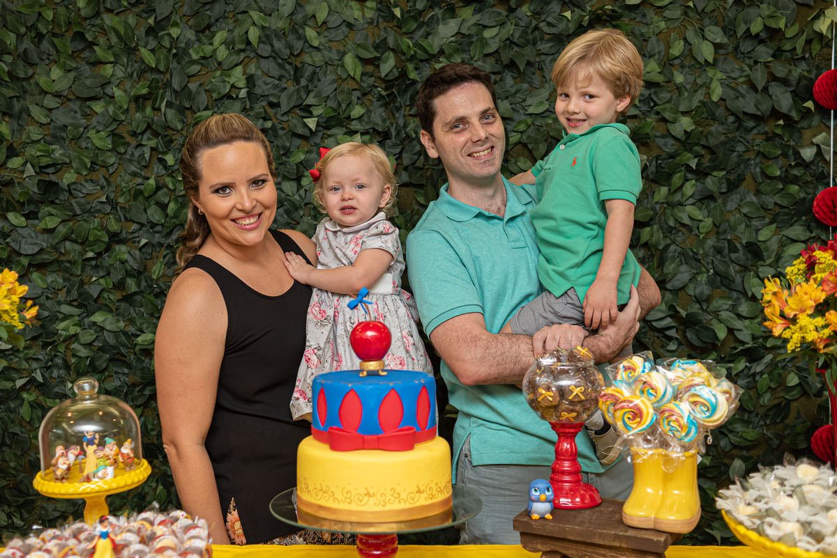 fotografia-de-festa-infantil-rj-2-anos-tema-decoracao-branca-de-neve