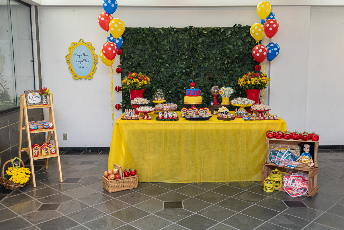 fotografia-de-festa-infantil-rj-2-anos-tema-decoracao-branca-de-neve