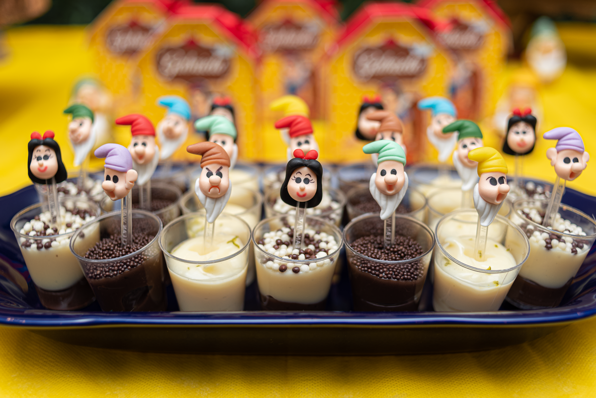 fotografia-de-festa-infantil-rj-2-anos-tema-decoracao-branca-de-neve