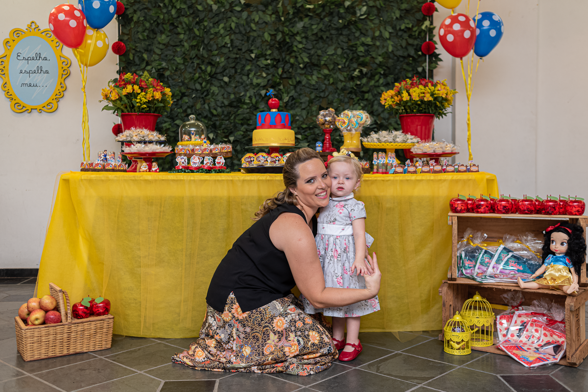 fotografia-de-festa-infantil-rj-2-anos-tema-decoracao-branca-de-neve