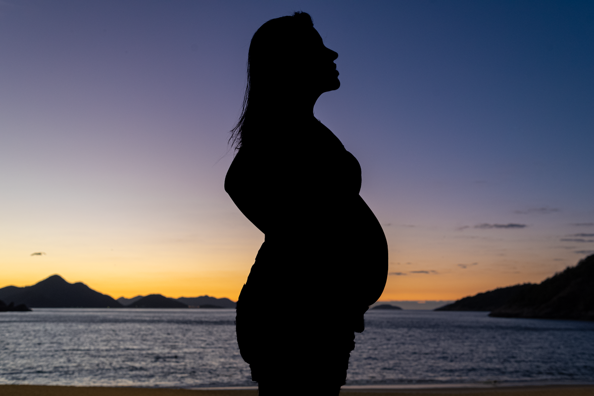 ensaio-externo-gestante-rj-praia-vermelha-urca-nascer-do-sol