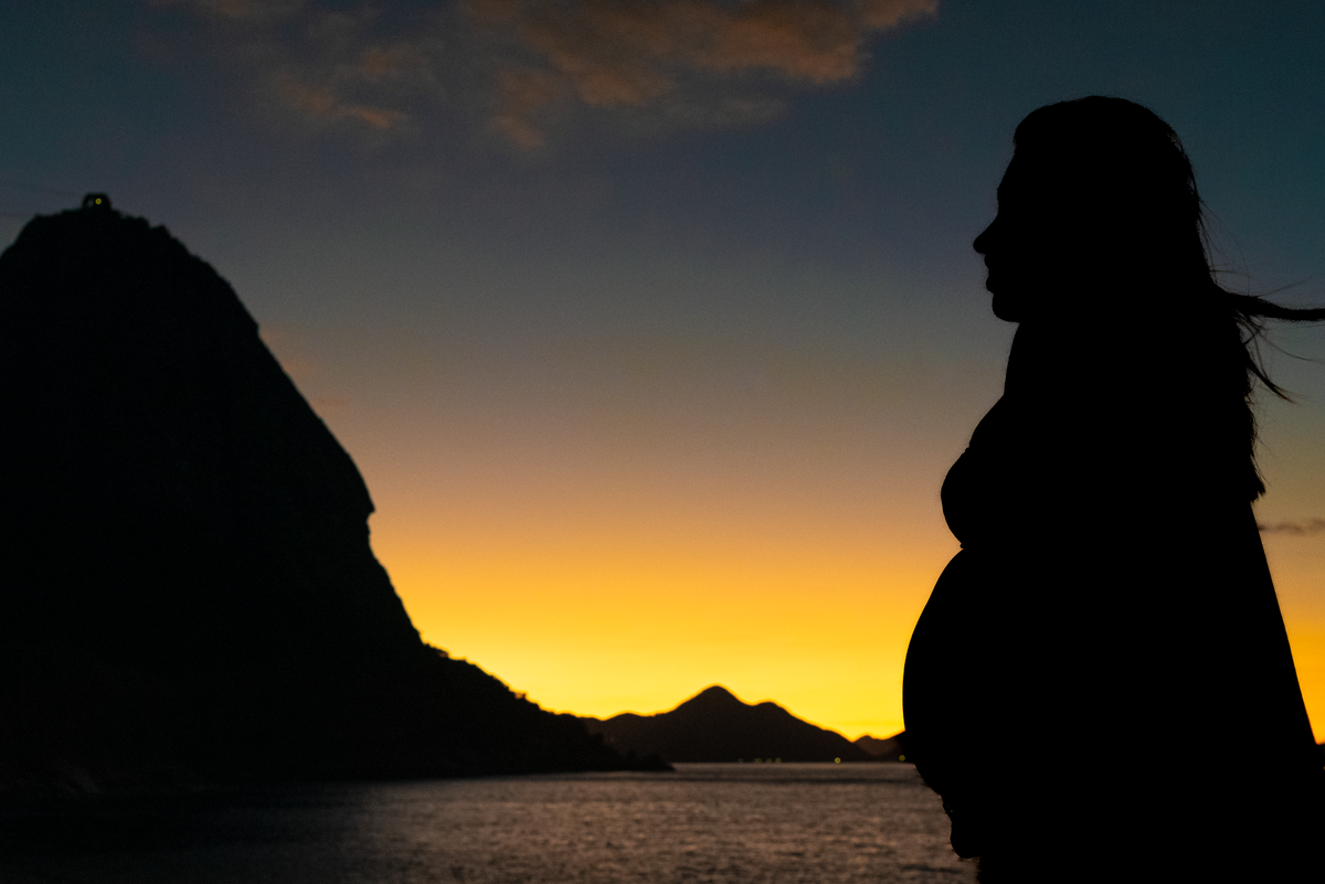 ensaio-externo-gestante-rj-praia-vermelha-urca-nascer-do-sol