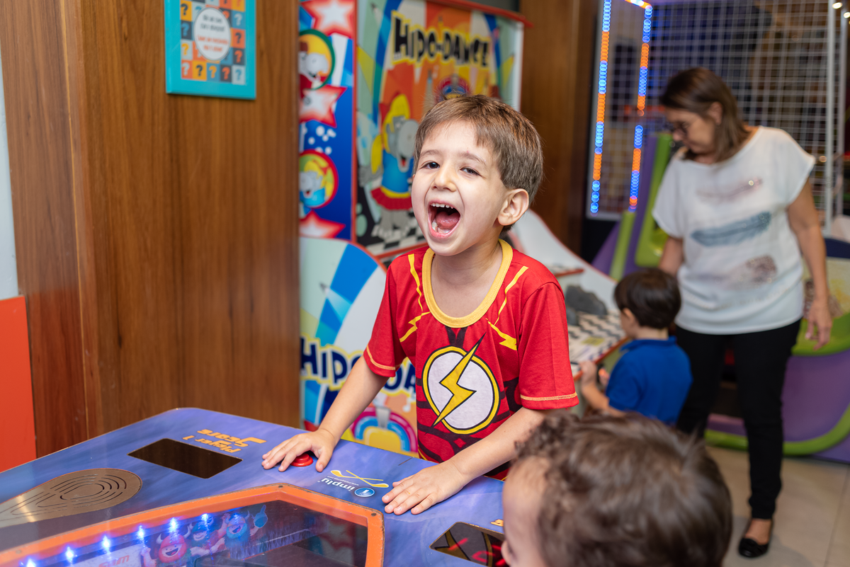 festa-infantil-rj-espoleta-buffet-infantil-botafogo-barao-de-lucena-tema-decoracao-mickey-corrida-5-anos-menino