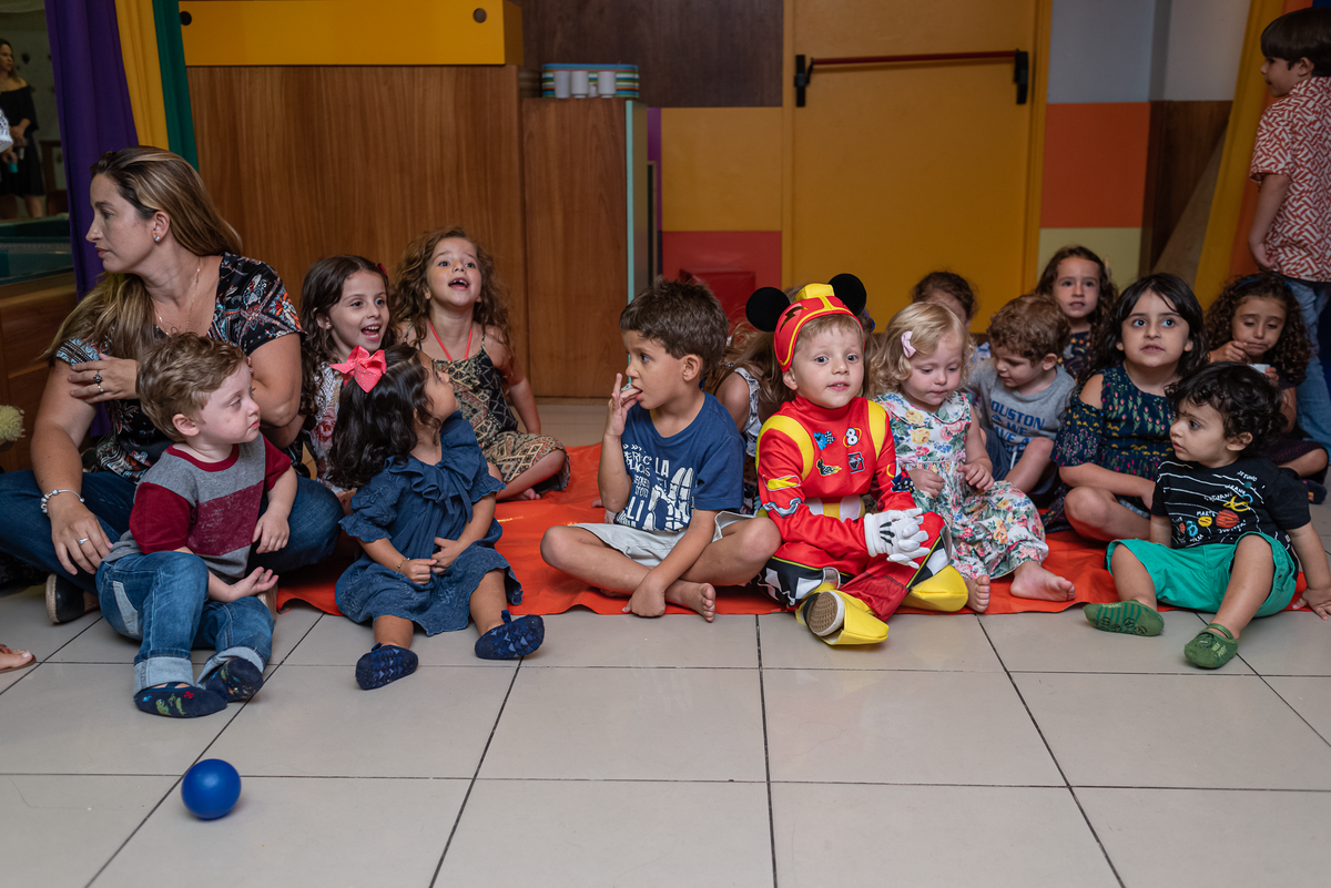 festa-infantil-rj-espoleta-buffet-infantil-botafogo-barao-de-lucena-tema-decoracao-mickey-corrida-5-anos-menino