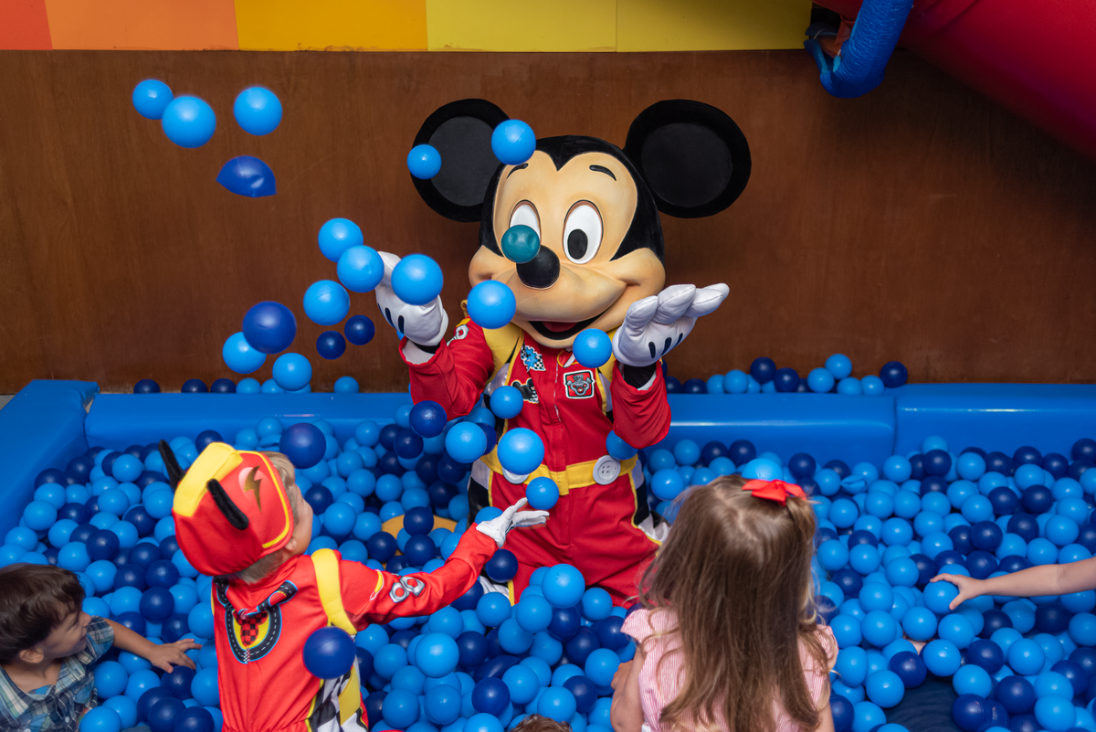 festa-infantil-rj-espoleta-buffet-infantil-botafogo-barao-de-lucena-tema-decoracao-mickey-corrida-5-anos-menino