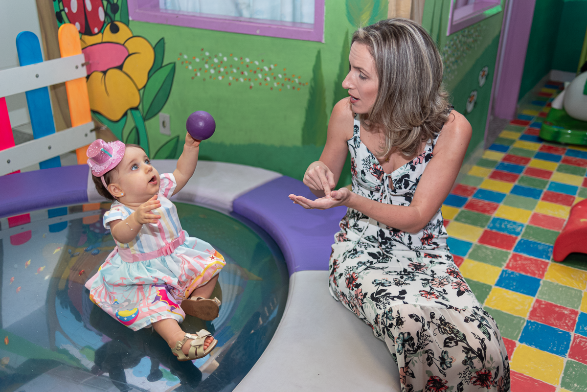 fotografia-festa-infantil-rj-1-ano-menina-circo-rosa-estacao-faz-de-conta-penha