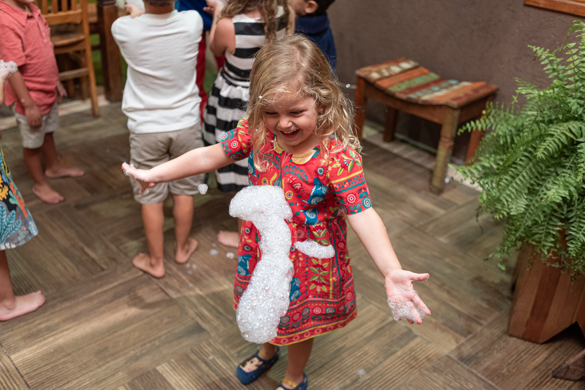 fotografia-de-festa-infantil-rj-4-anos-decoracao-tema-pequena-sereia-fundo-do-mar-casa-de-festas-pitanga-pitangueira-botafogo