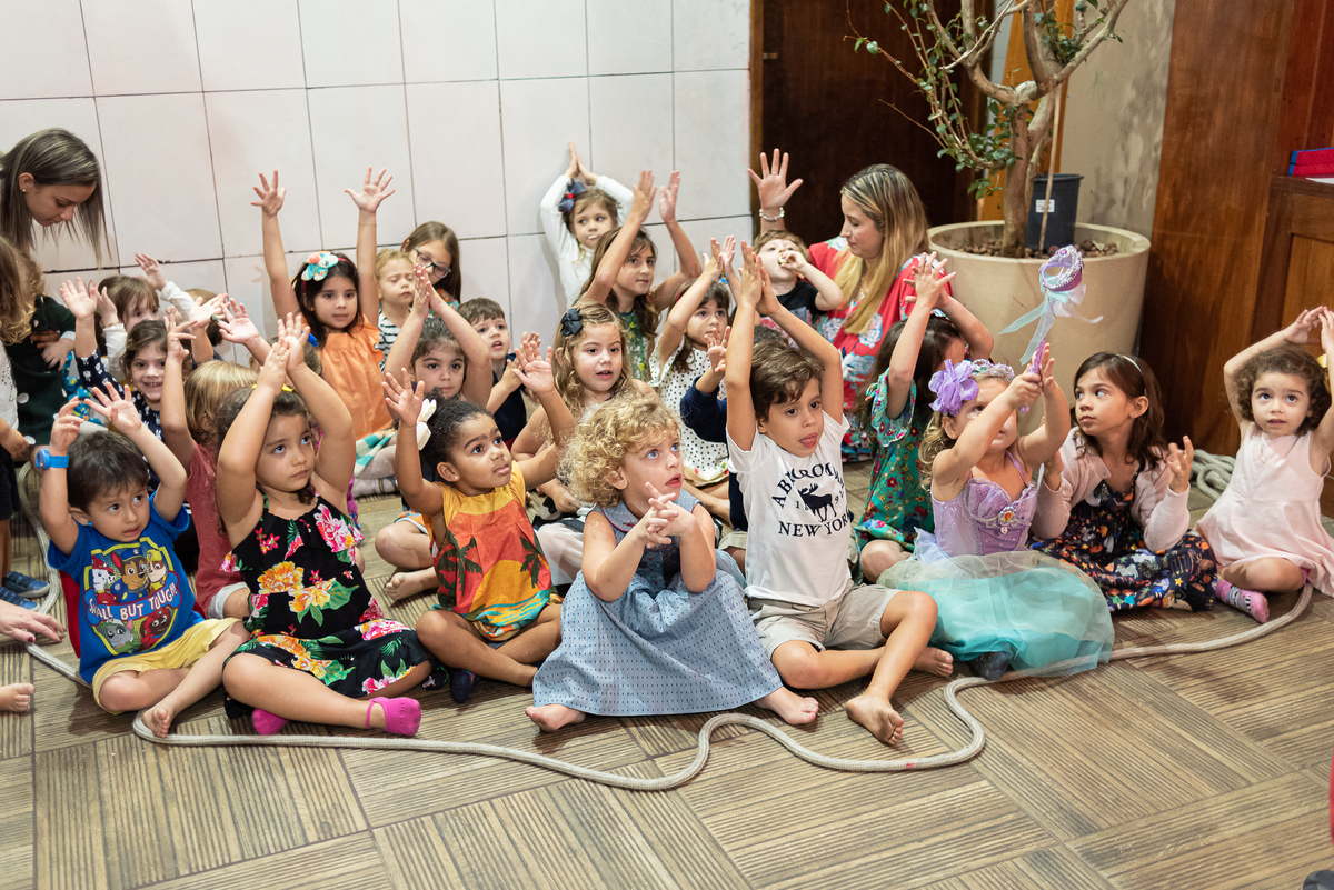 fotografia-de-festa-infantil-rj-4-anos-decoracao-tema-pequena-sereia-fundo-do-mar-casa-de-festas-pitanga-pitangueira-botafogo