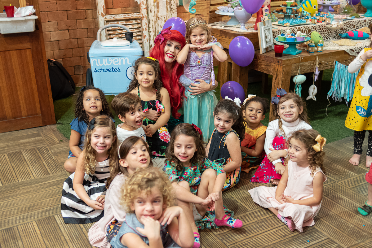fotografia-de-festa-infantil-rj-4-anos-decoracao-tema-pequena-sereia-fundo-do-mar-casa-de-festas-pitanga-pitangueira-botafogo