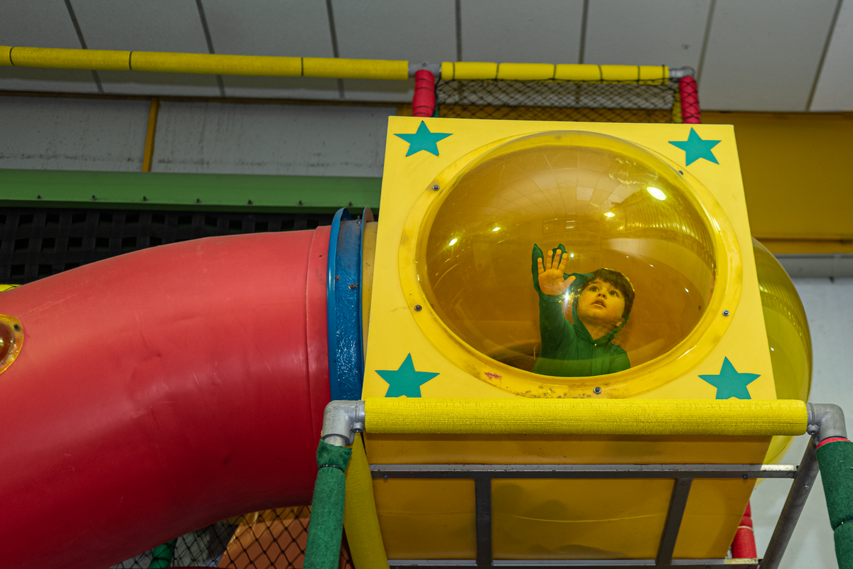 fotografia-de-festa-infantil-rj-3-anos-tema-decoracao-dinossauro-kidsland-buffet-infantil-laranjeiras