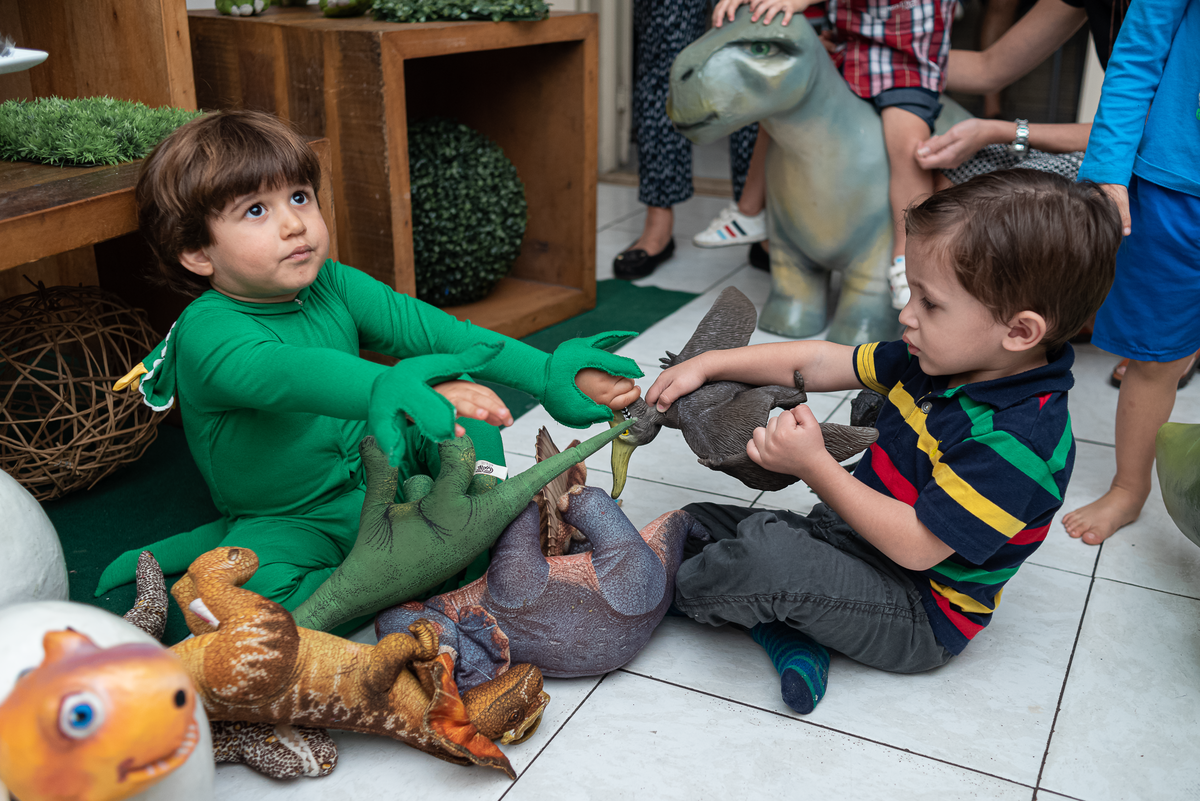 fotografia-de-festa-infantil-rj-3-anos-tema-decoracao-dinossauro-kidsland-buffet-infantil-laranjeiras