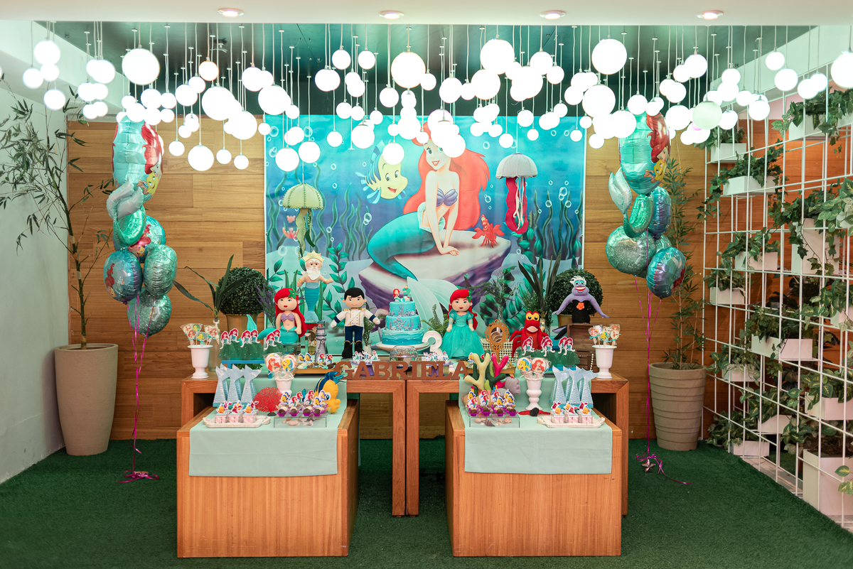 fotografia-de-festa-infantil-rj-1-ano-decoracao-tema-pequena-sereia-espoleta-buffet-infantil-mena-barreto
