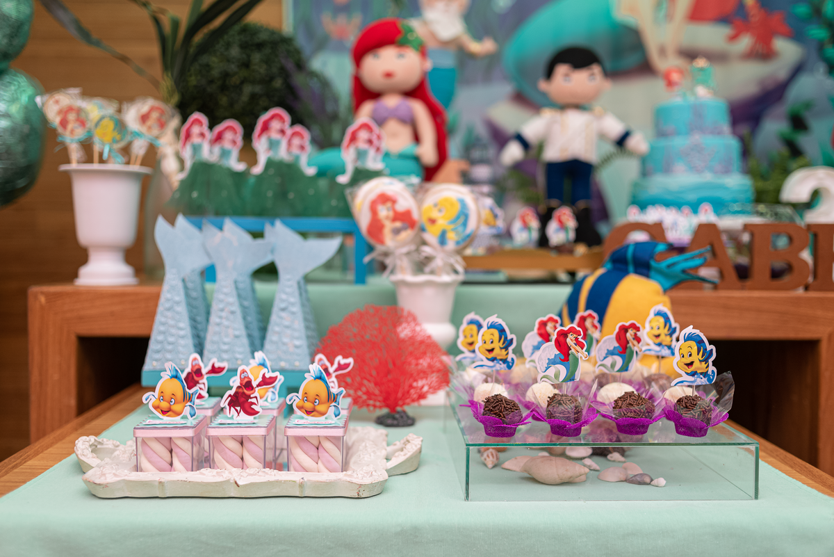 fotografia-de-festa-infantil-rj-1-ano-decoracao-tema-pequena-sereia-espoleta-buffet-infantil-mena-barreto