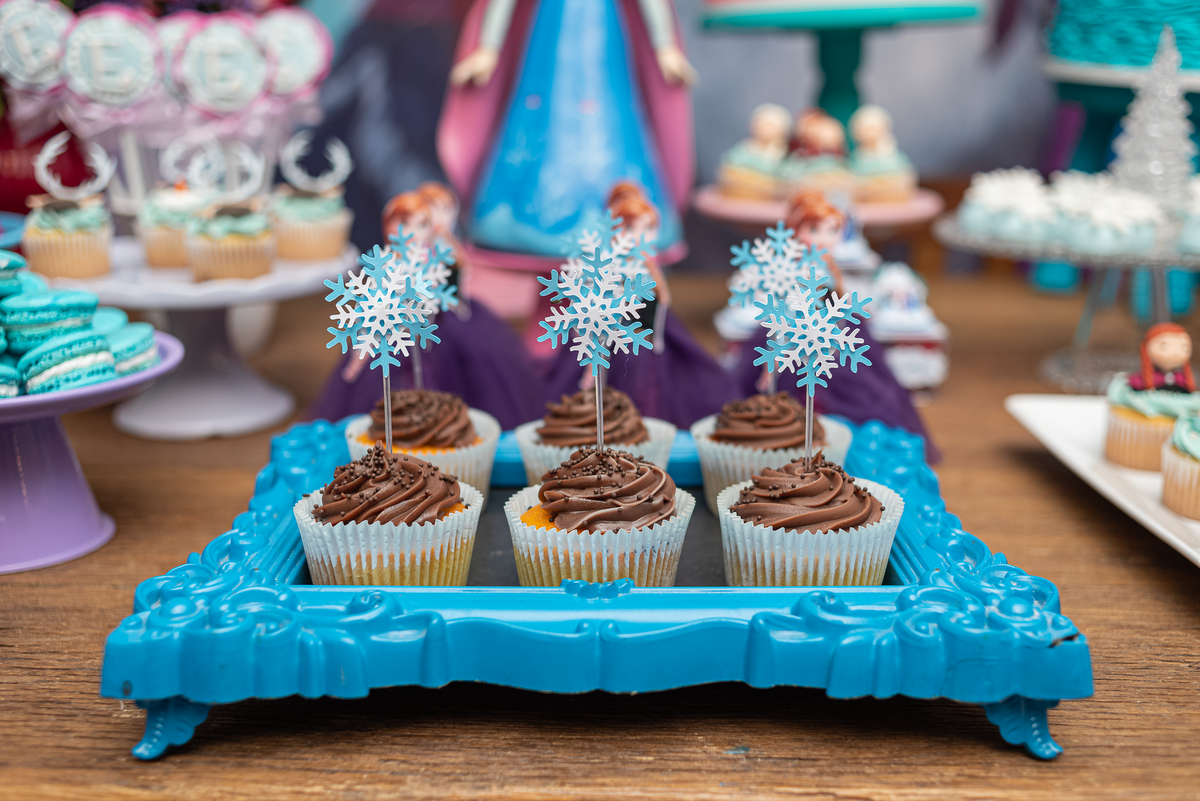 fotografia-de-festa-infantil-rj-4-anos-decoracao-tema-frozen-ana-e-elza-casa-de-festas-vila-das-pitangas-tijuca