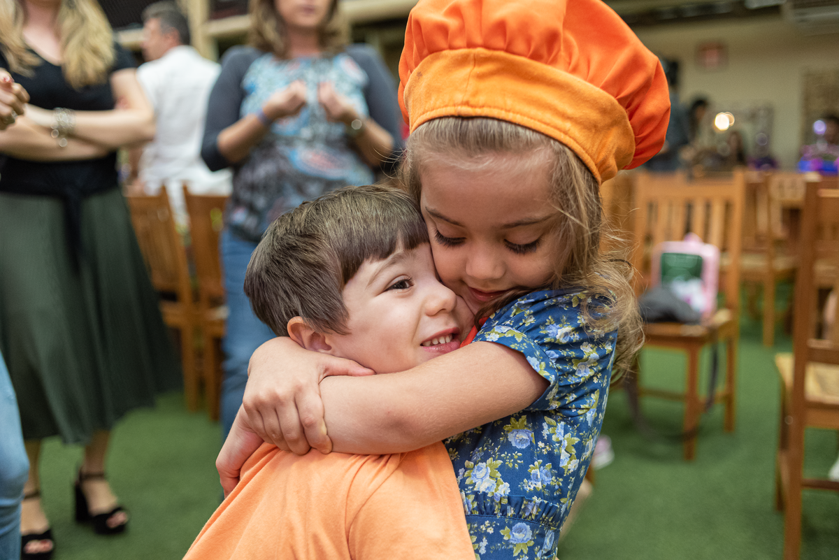 fotografia-de-festa-infantil-rj-4-anos-decoracao-tema-frozen-ana-e-elza-casa-de-festas-vila-das-pitangas-tijuca
