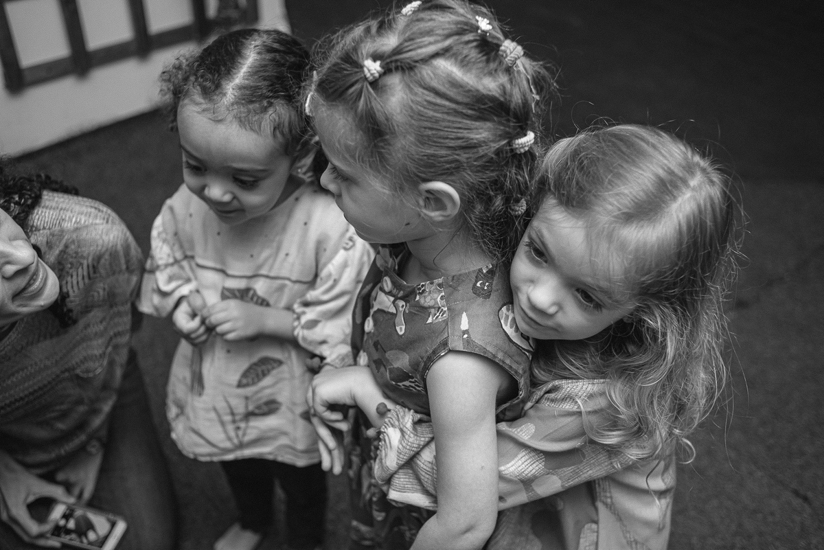 fotografia-de-festa-infantil-rj-4-anos-decoracao-tema-frozen-ana-e-elza-casa-de-festas-vila-das-pitangas-tijuca