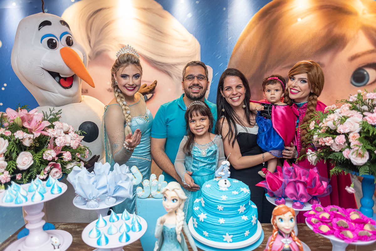 fotografia-de-festa-infantil-rj-4-anos-tema-decoracao-frozen-ana-e-elza-casa-de-festas-espaco-baoba-tijuca