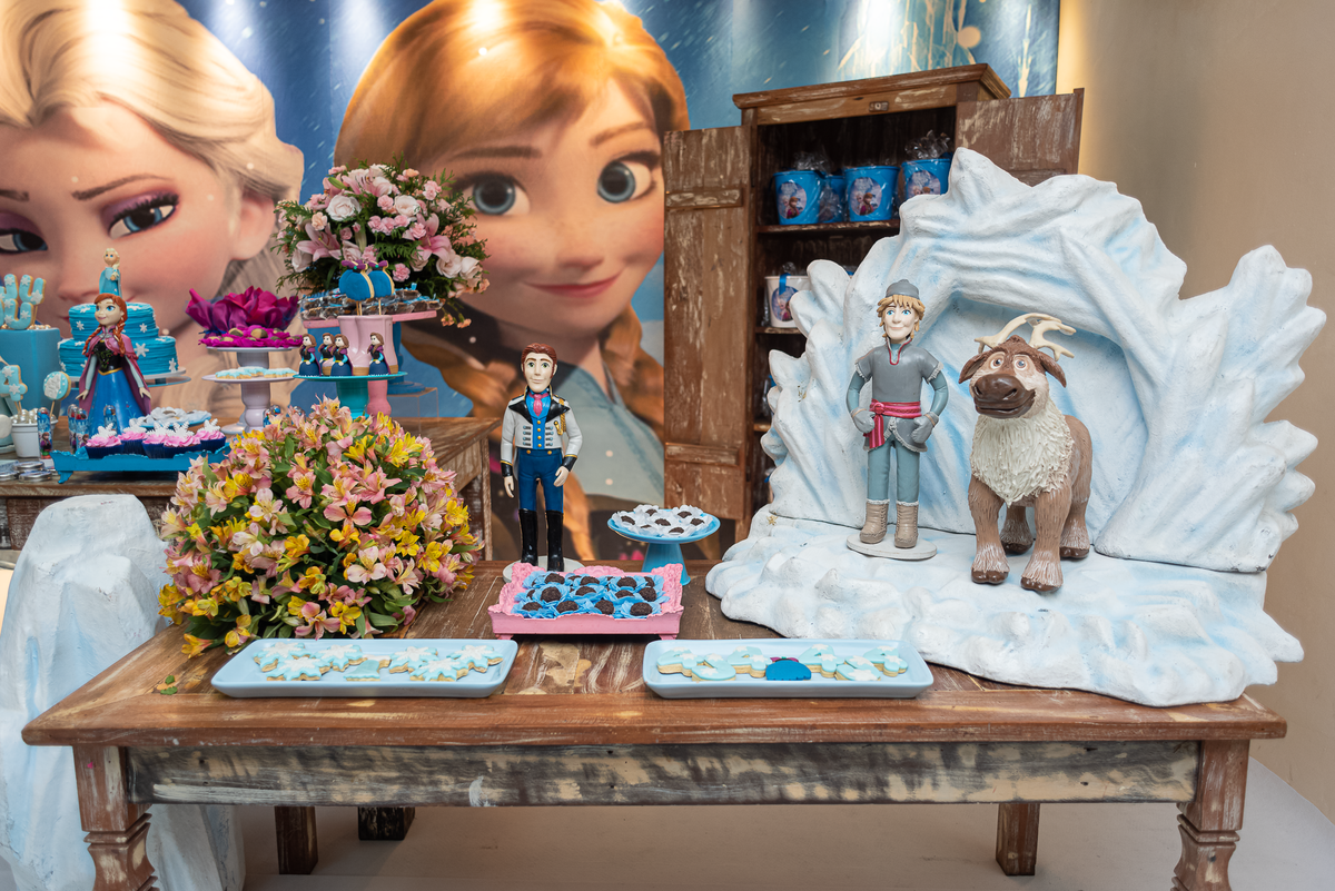 fotografia-de-festa-infantil-rj-4-anos-tema-decoracao-frozen-ana-e-elza-casa-de-festas-espaco-baoba-tijuca