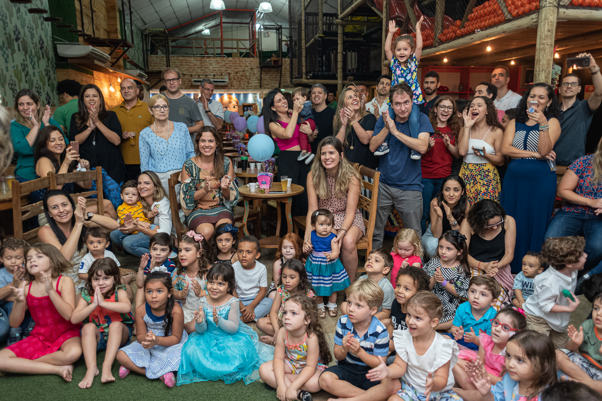 fotografia-de-festa-infantil-rj-4-anos-tema-decoracao-frozen-ana-e-elza-casa-de-festas-espaco-baoba-tijuca