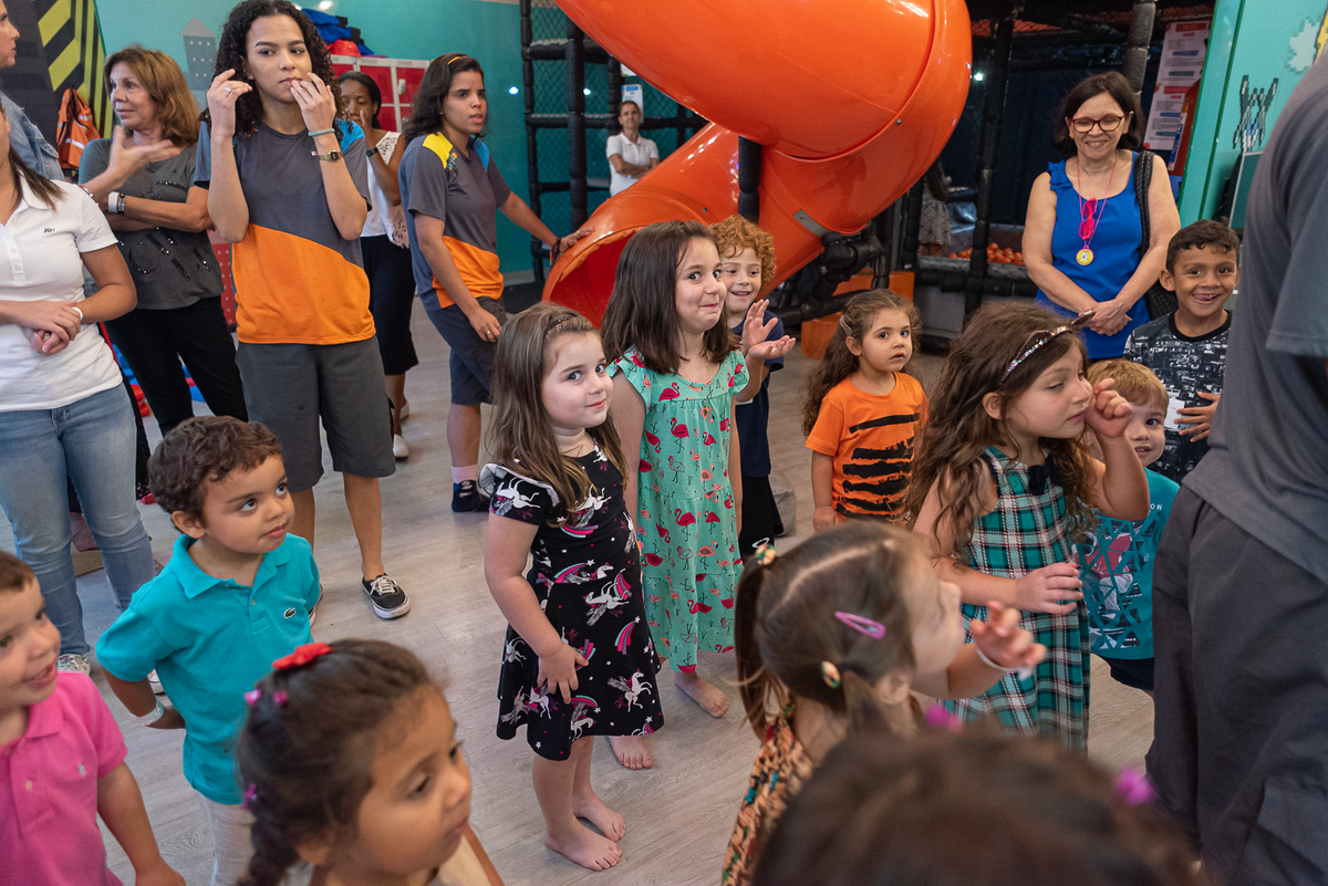 fotografia-de-festa-infantil-rj-3-anos-tema-decoracao-unicornio-super-wings-irmaos-casa-de-festas-espaco-animasom-shopping-leblon