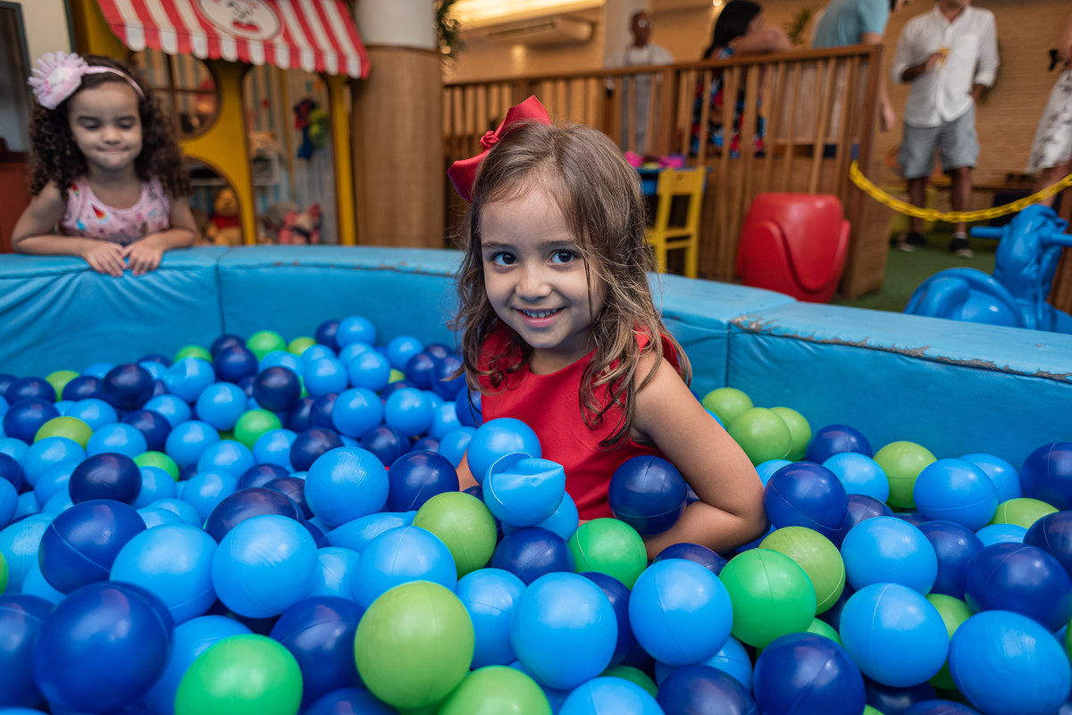 fotografia-de-festa-infantil-rj-tema-decoracao-miraculous-lady-bug-ladybug-catnoir-4-anos-menina-casa-de-festas-espoleta-buffet-infantil-mena-barreto-botafogo