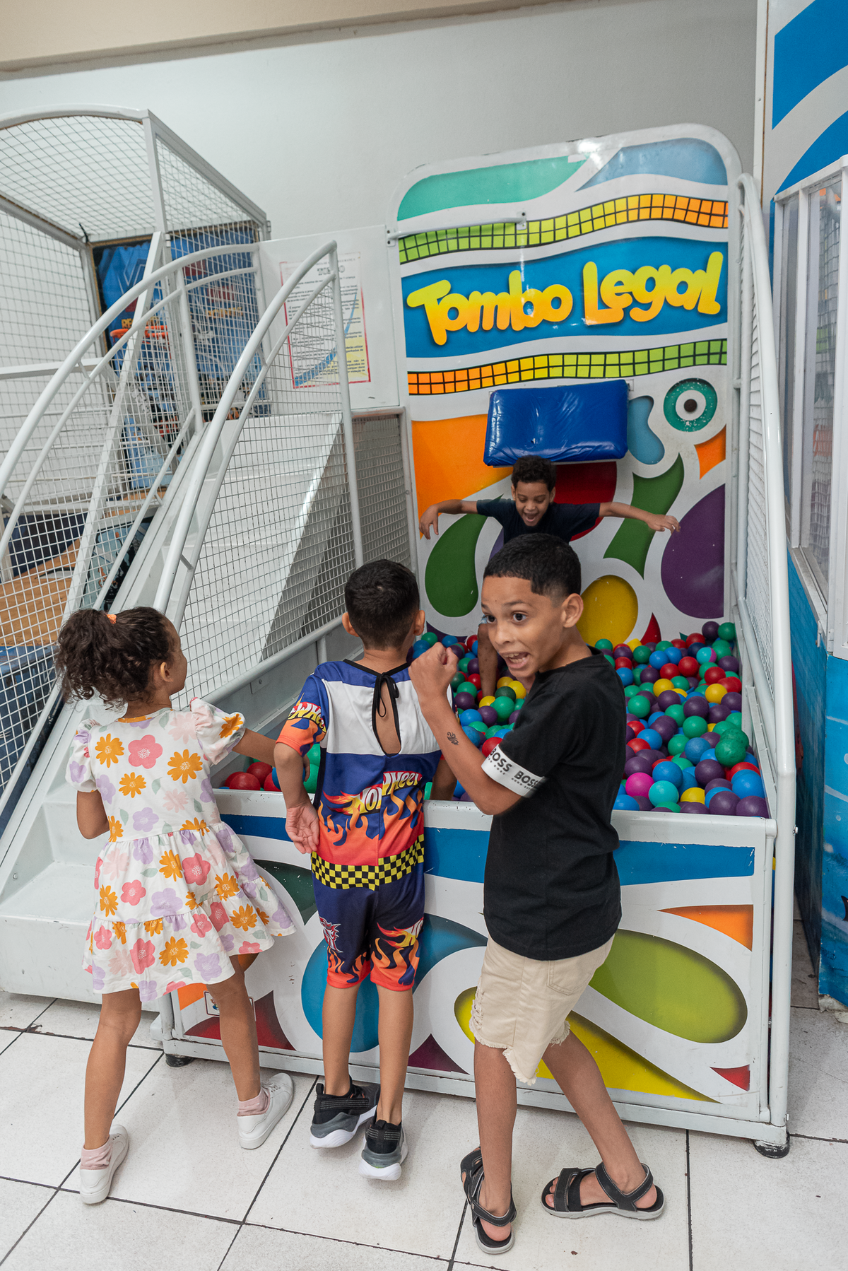 fotografia-de-festa-infantil-rj-6-anos-decoracao-tema-hotwheels-casa-de-festa-espaco-infantil-engenho-novo