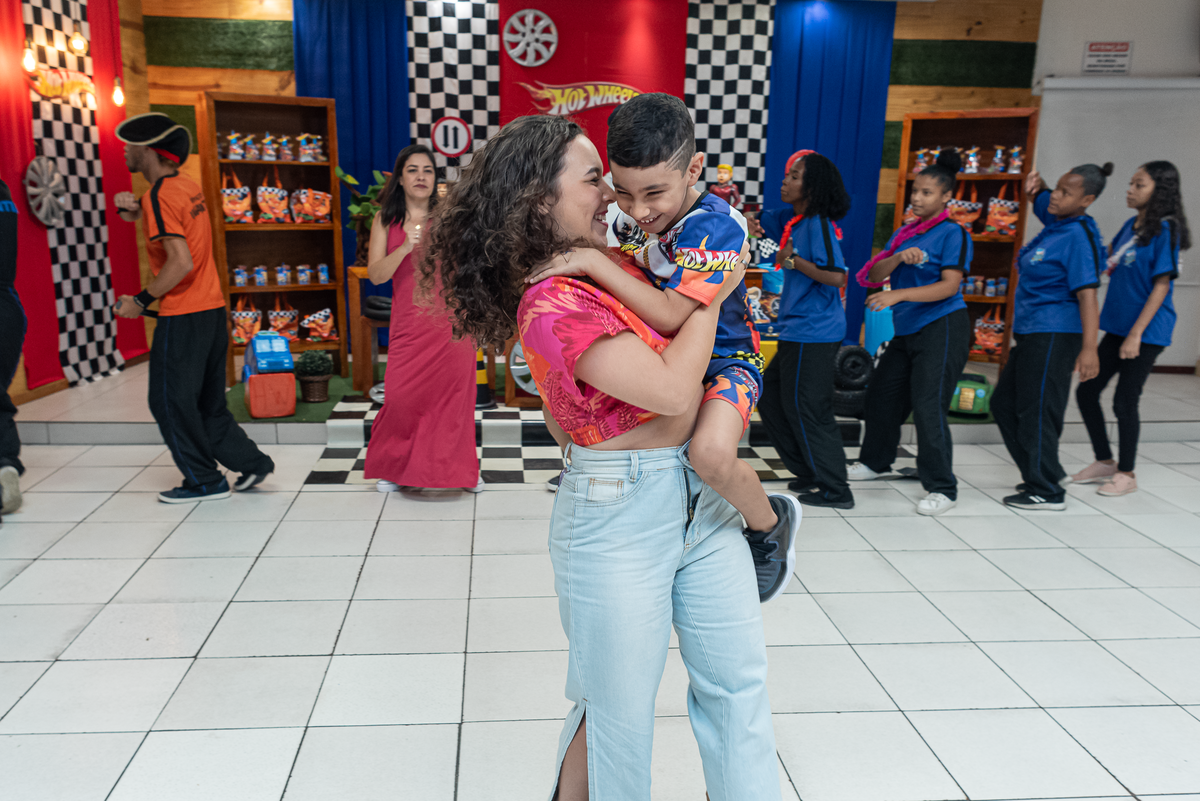 fotografia-de-festa-infantil-rj-6-anos-decoracao-tema-hotwheels-casa-de-festa-espaco-infantil-engenho-novo