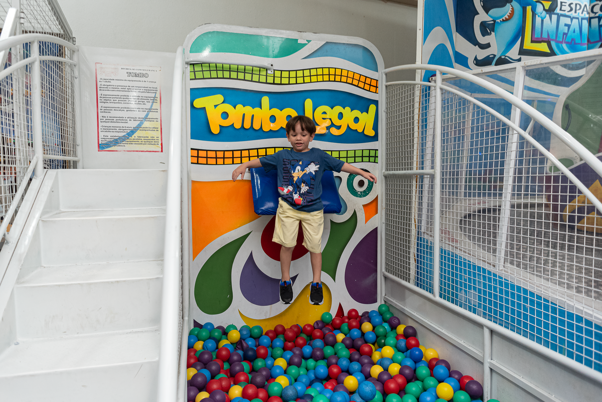 fotografia-de-festa-infantil-rj-6-anos-decoracao-tema-hotwheels-casa-de-festa-espaco-infantil-engenho-novo