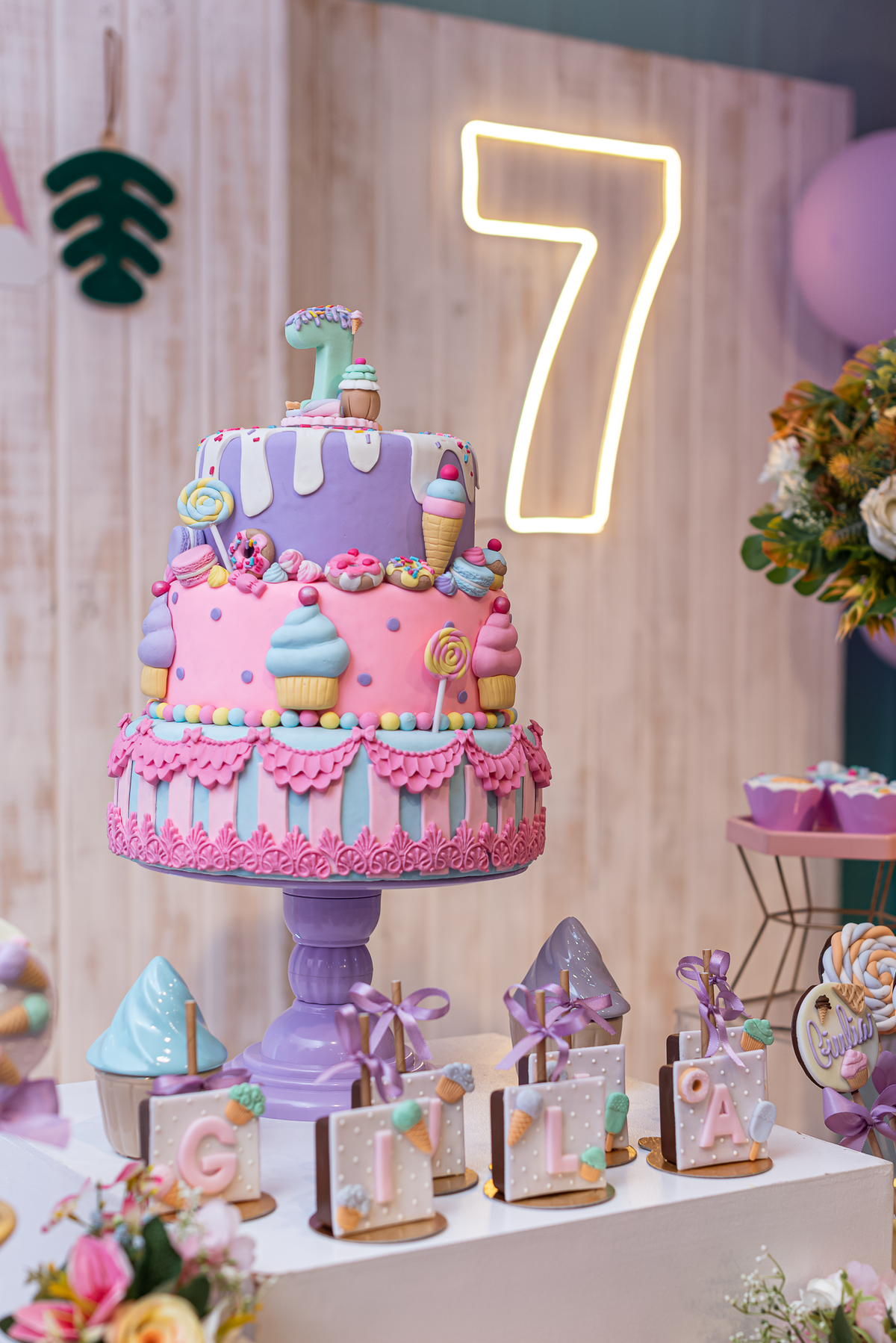 fotografia-de-festa-infantil-rj-7-anos-decoracao-tema-confeitaria-casa-de-festa-tati-bi-tati-engenho-de-dentro