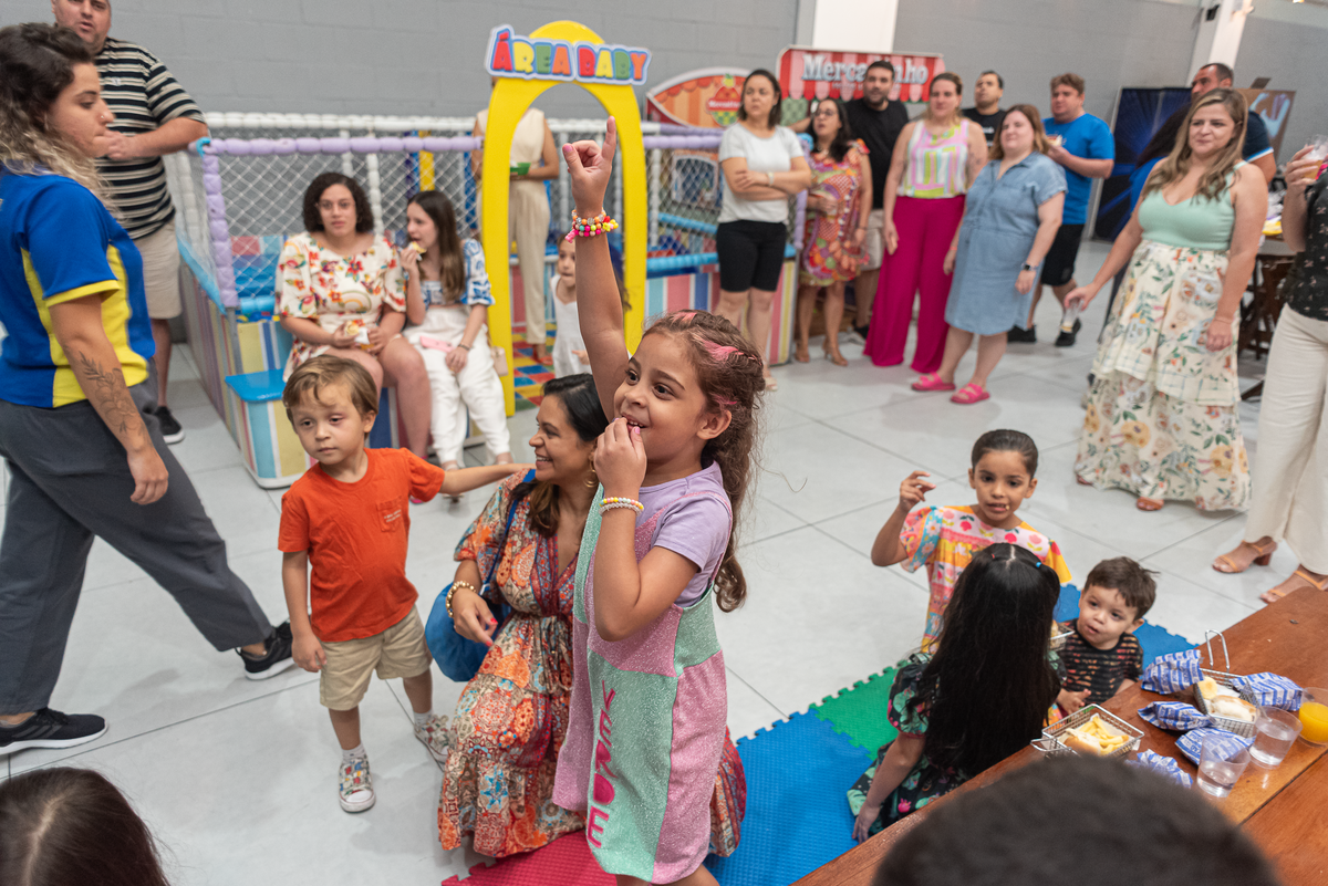 fotografia-de-festa-infantil-rj-7-anos-decoracao-tema-confeitaria-casa-de-festa-tati-bi-tati-engenho-de-dentro