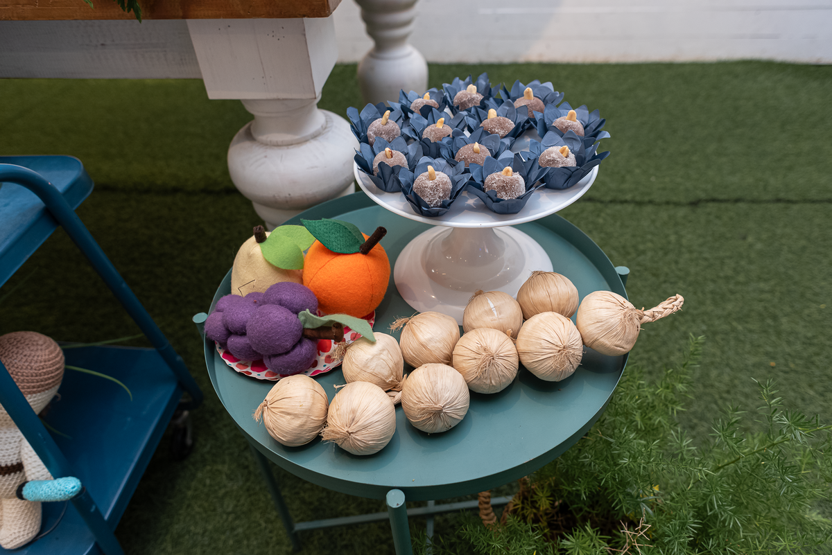 fotografia-de-festa-infantil-rj-1-ano-decoracao-tema-confeitaria-casa-de-festa-quintal-tijuca