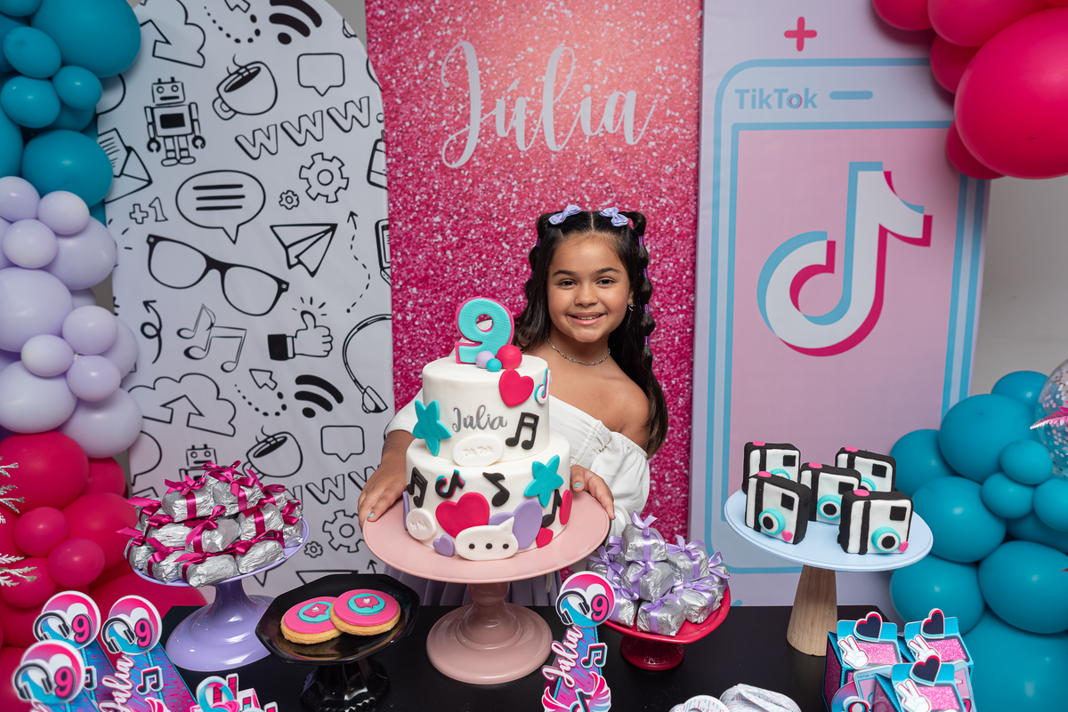 festa-infantil-rj-tema-decoracao-tiktok-9-anos-menina-tijuca