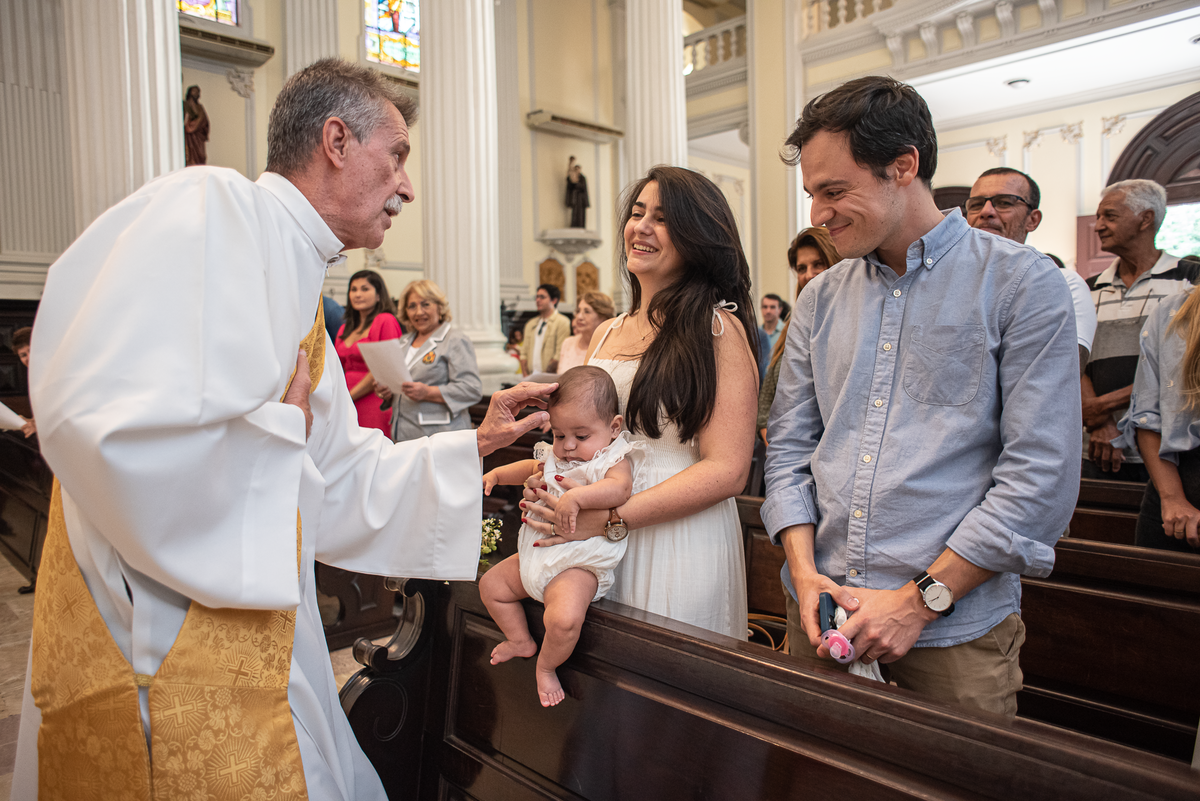 batizado-igreja-catolica-Paroquia-de-Santa-Margarida-Maria-ipanema-batismo-menina