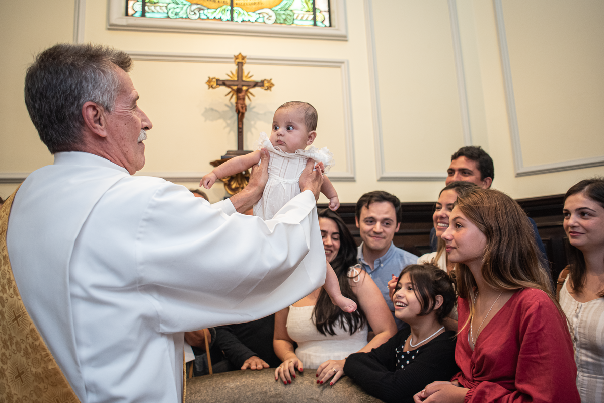batizado-igreja-catolica-Paroquia-de-Santa-Margarida-Maria-ipanema-batismo-menina