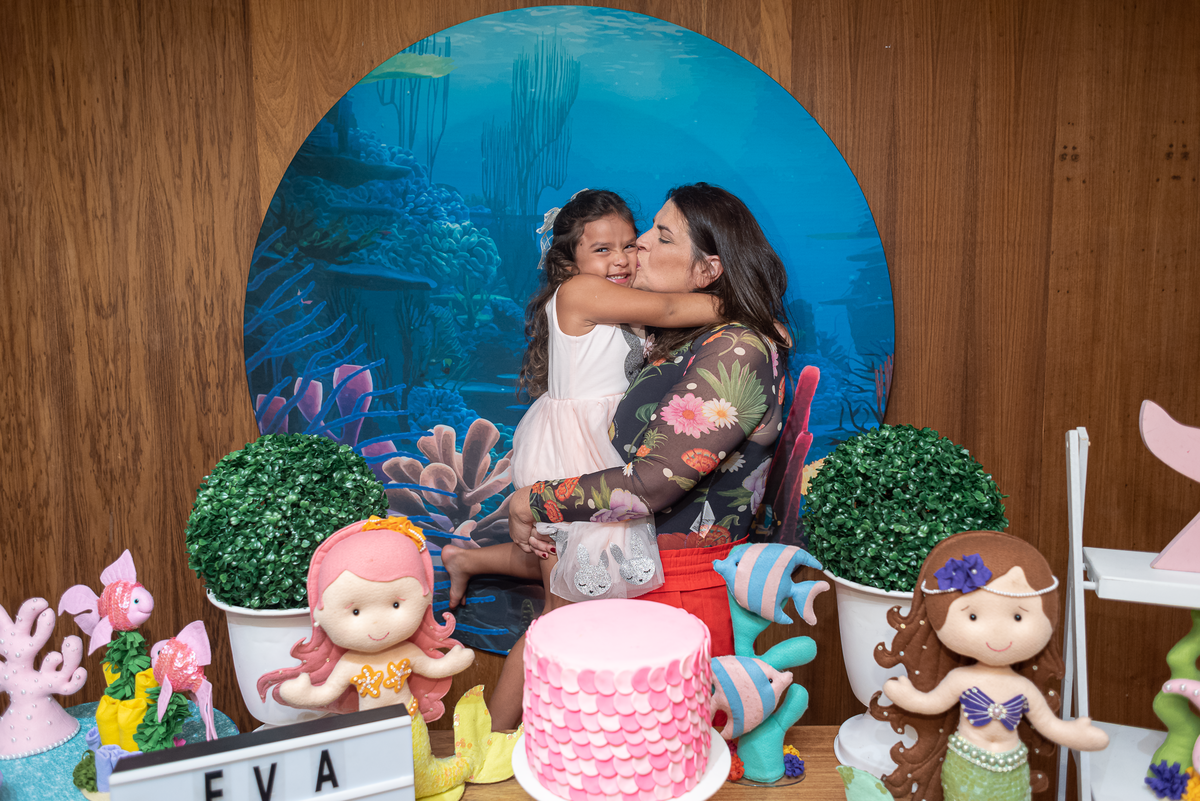 festa-infantil-rj-5-anos-menina-tema-decoracao-fundo-do-mar-sereia-espoleta-play-laranjeiras