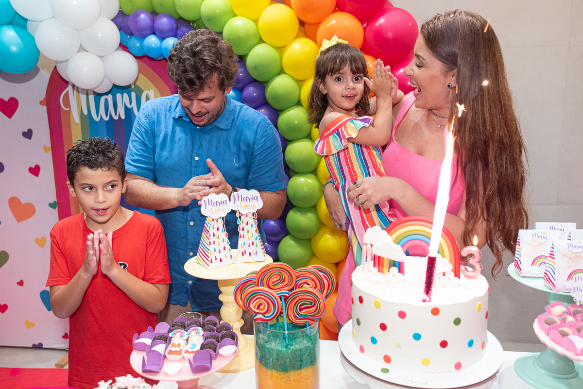 festa-infantil-rj-3-anos-tema-decoracao-arco-iris-coracao-niteroi