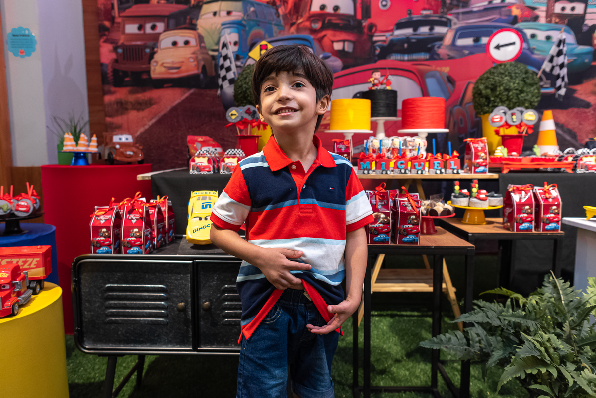 festa-infantil-rj-4-anos-menino-tema-decoracao-carros-casa-de-festas-espoleta-buffet-barao-de-lucena-botafogo