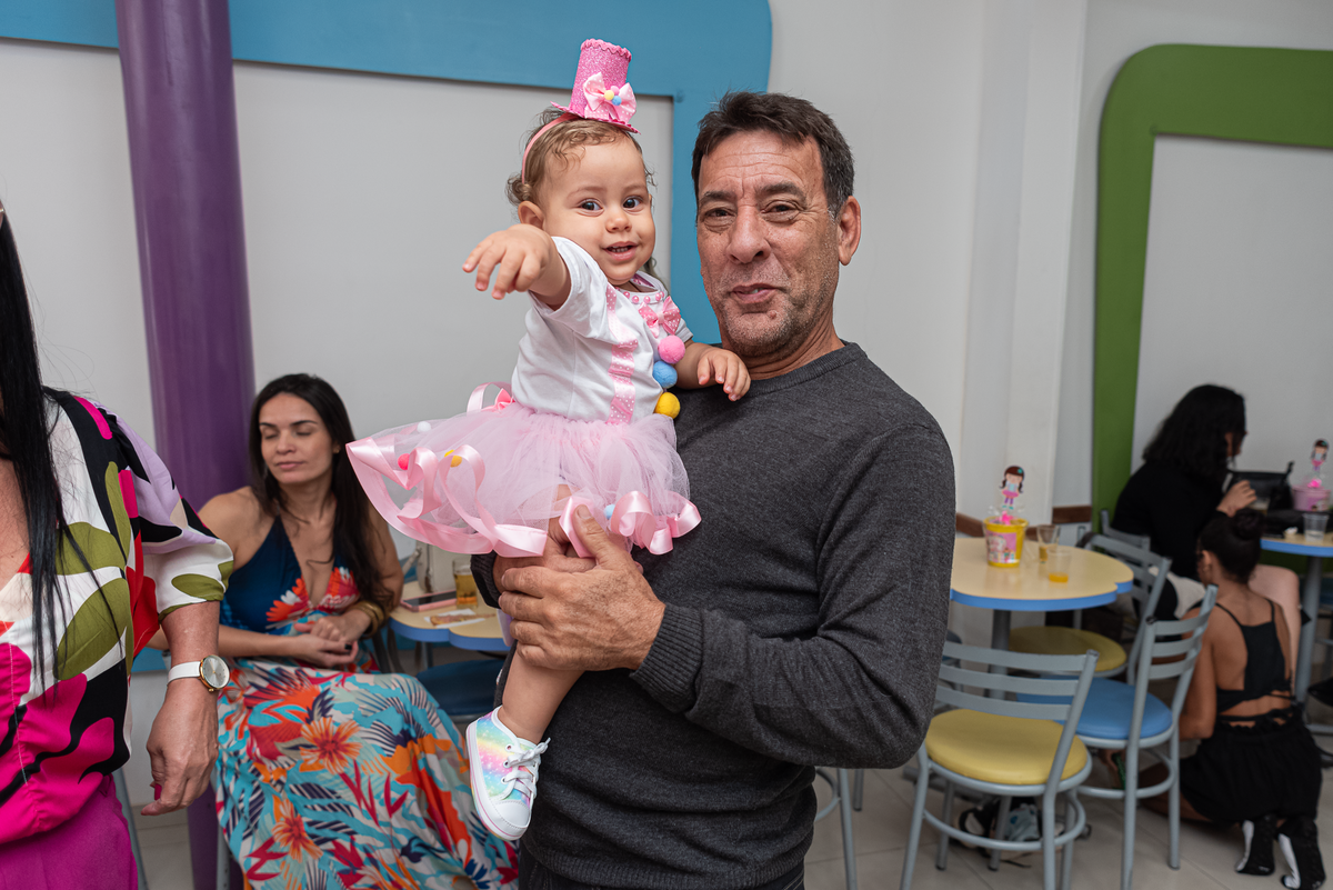 festa-infantil-rj-1-ano-menina-tema-decoracao-circo-rosa-casa-de-festas-salame-mingue-todos-os-santos