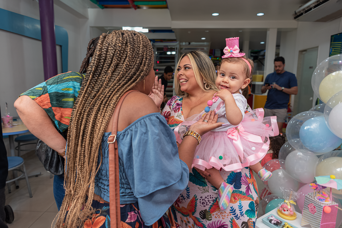 festa-infantil-rj-1-ano-menina-tema-decoracao-circo-rosa-casa-de-festas-salame-mingue-todos-os-santos