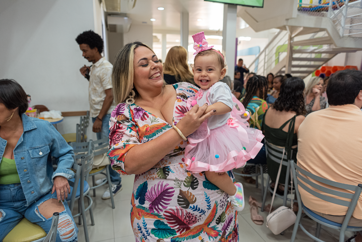 festa-infantil-rj-1-ano-menina-tema-decoracao-circo-rosa-casa-de-festas-salame-mingue-todos-os-santos