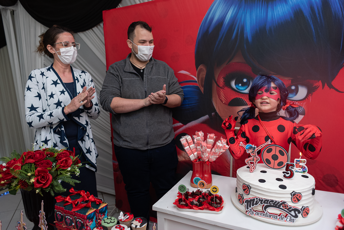 festa-infantil-rj-5-anos-menina-tema-decoracao-lady-bug-miraculous-casa-de-festas-jardim-guanabara-ilha-do-governador